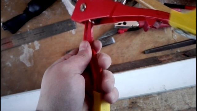 Оригинальная кормушка для цыплят своими руками смотреть онлайн