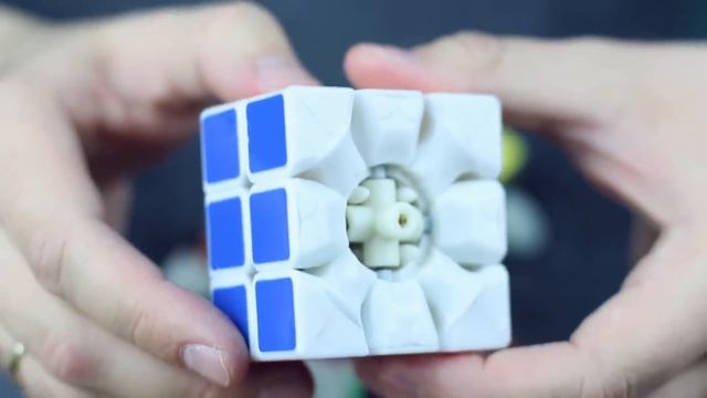 Что внутри Кубика Рубика 2x2 / Спрятан Кубик 3x3 смотреть онлайн