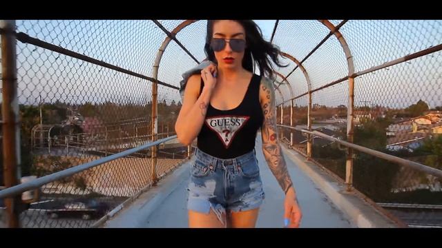 GUESS LOS ANGELES смотреть онлайн
