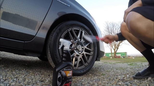 2015 Toyota Prius C Tire Shine смотреть онлайн
