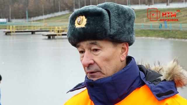 Как вести себя, если провалился под лед? смотреть онлайн