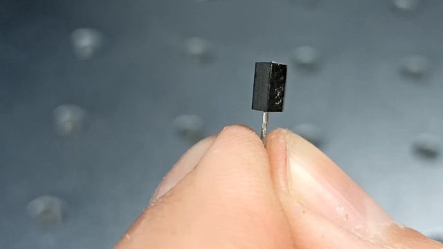 Что внутри транзистора КТ3102(КТ3107) / What's inside the Soviet transistor KT3102(KT3107) смотреть онлайн