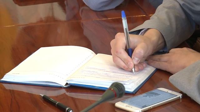 Заседания Дискуссионного клуба Молодежного парламента на тему: "Роль личности в истории" смотреть онлайн