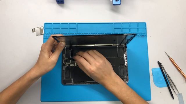 iPad Pro 11 A1980 замена стекла / iPad Pro 2018 screen replacement смотреть онлайн