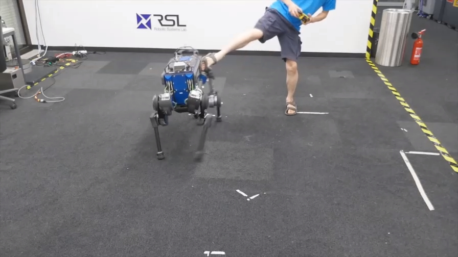 Посмотрите,как Робопес ANYmal научился защищаться от нападения !! смотреть онлайн