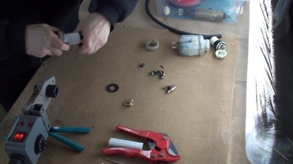 ПРИСПОСОБЛЕНИЕ ДЛЯ ПРОКАЧКИ ТОРМОЗОВ ОДНОМУ