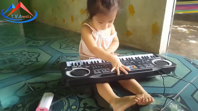 Baby playing organ MQ6106-Baby chơi đàn organ MQ6106 смотреть онлайн