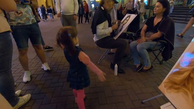 Москва - вечерний Арбат. Moscow - evening Arbat. смотреть онлайн