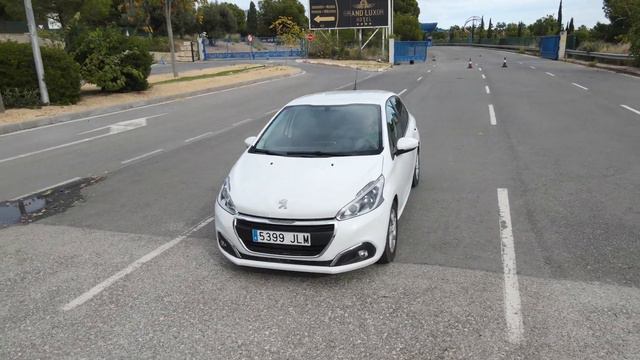 Аренда авто PEUGEOT 208 в Испании смотреть онлайн
