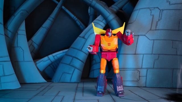 Are you kidding me?! You dropped the Matrix! | Transformers | Hasbro Pulse смотреть онлайн