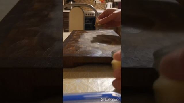 Торцевая разделочная доска из дерева. Уход раз в год. натирка маслом. смотреть онлайн