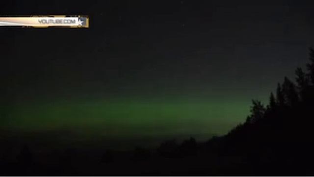 Ярко зеленое северное сияние внезапно озарило небо над Петербургом смотреть онлайн