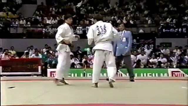 JUDO 1994 Asian Games: Yukimasa Nakamura 中村 行成 (JPN) - Ivan Karazelidi (KAZ) смотреть онлайн