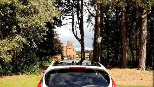 FORD FIESTA ZETEC WHITE EDITION смотреть онлайн