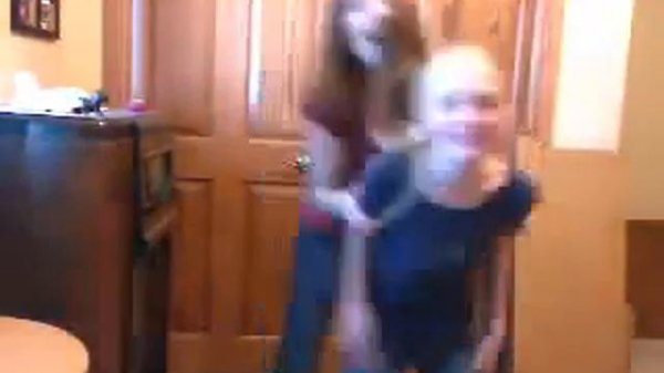 Girl Lift and Carry Cradle 5