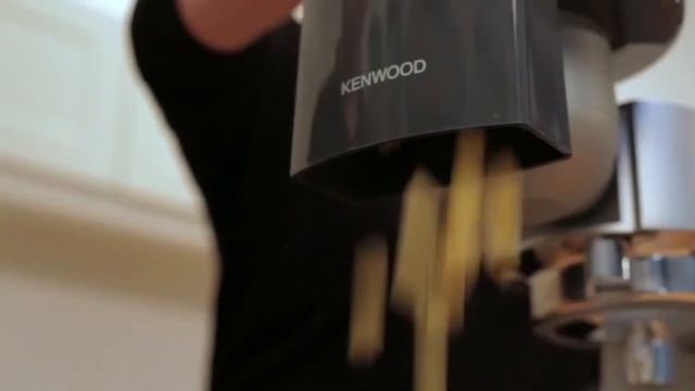 Kenwood KMC011 5 Quart Chef Titanium Kitchen Machine, Stainless Steel смотреть онлайн