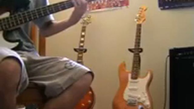 Red light indicates when doors are secured bass cover смотреть онлайн
