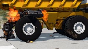 Гигантский Белаз против Тачек – BeamNG.Drive