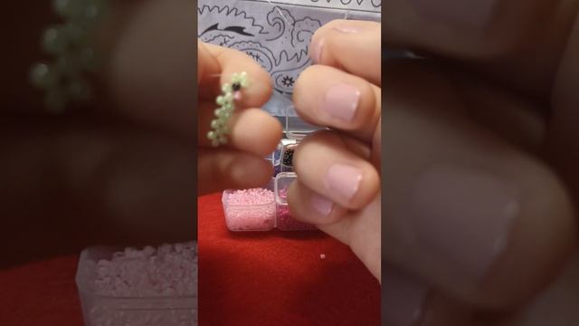 как сплести колечко-лягушка из бисера?? смотреть онлайн