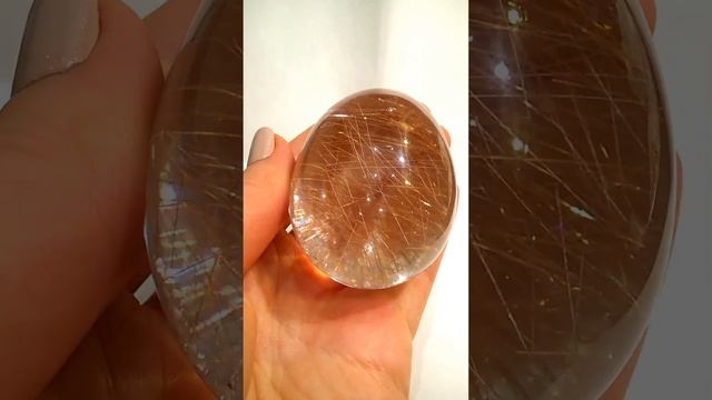 Кварц волосатик природный камень,ручная огранка.Вес 1100 Ct #stone #shorts #sunsvet #nature #magic смотреть онлайн