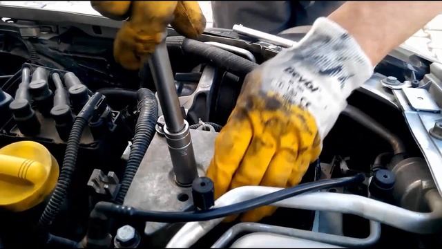 Renault Clio Symbol Üst Motor Kulağı Değişimi. Renault Clio K7J Top Engine Mount Replacement смотреть онлайн