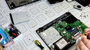 Ноутбук тормозит и греется! Разбор, чистка и установка SSD на ноутбуке Acer aspire E5-573G-56SG