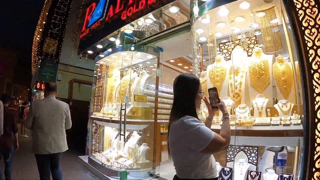 [4K] Gold Souq Dubai ??! World’s Biggest And Cheapest Gold Market Night Walk 2023 смотреть онлайн
