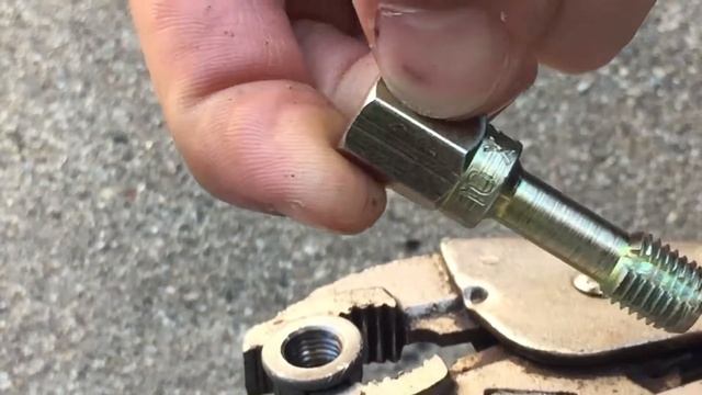 This tool will Save you a lot of money! Thread Tap Kit смотреть онлайн