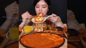 ?КИТАЙЦЫ ЕДЯТ НА КАМЕРУ?