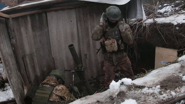 Боевая работа расчетов 82-мм минометов «Поднос» на Купянском направлении смотреть онлайн