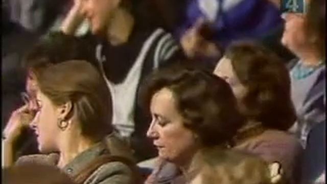 Поёт Эдуард Лимонов смотреть онлайн