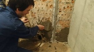 Ремонт ванной комнаты своими руками! Выравнивание стен и пола.