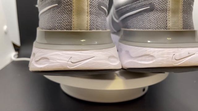 Nike React Infinity FlyKnit 2 смотреть онлайн