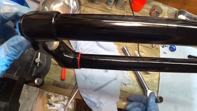 2023 топ для дерта юниоров от Rock Shox . Reba 26