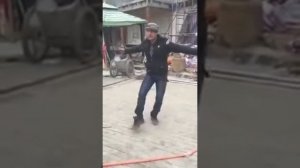 Уйгурский танец на стройке