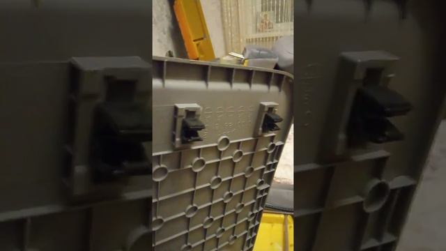 разборка заднего сиденья мазда премаси. снимаю верхнюю часть обивки смотреть онлайн