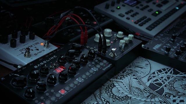 Industrial jam - Analog Four, DB-01, Rml FX Hyde Distortion Filter, Polymoon смотреть онлайн