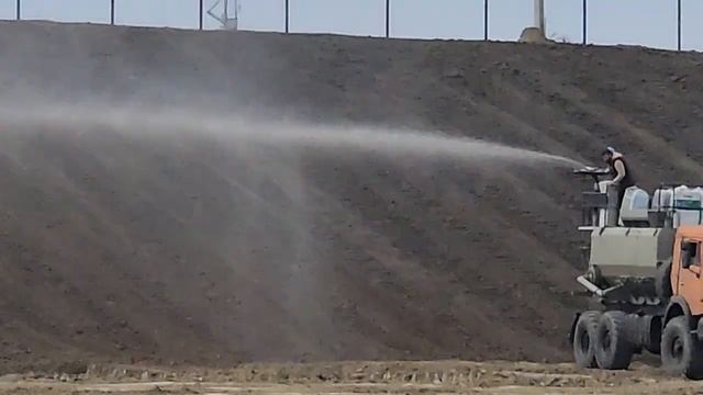 Работа на откосах из глины.  #гидропосев