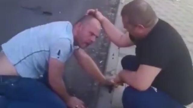 майорполиции валяется на улице#бухой в дрянь#воттакие нас охраняют#бухие менты#ездят за рулём#мусор смотреть онлайн