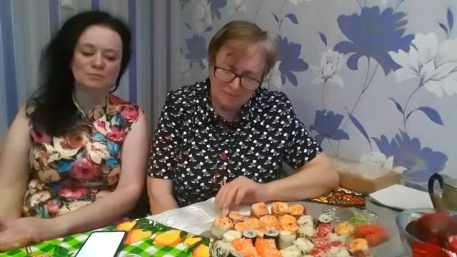 ??? МУКБАНГ С ДОЧКОЙ [едим суши и много-много болтаем] ???