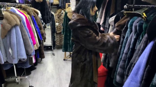 СТИЛЬНЫЕ ШУБЫ ОТ МАЙИ?НОВИНКИ И МОДНЫЕ МОДЕЛИ?Л3-07 Рынок Садовод Москва смотреть онлайн