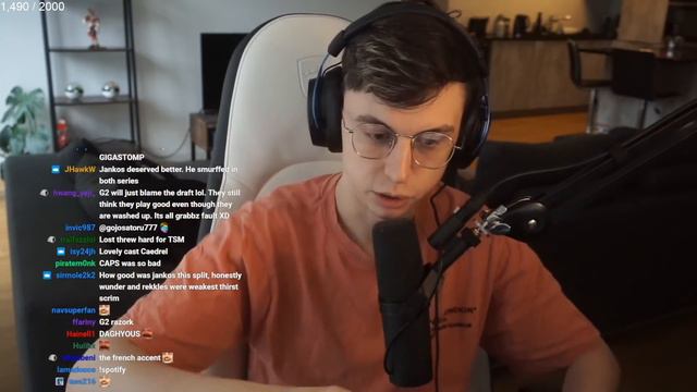 Caedrel explains how Drafting Works for Coaches смотреть онлайн