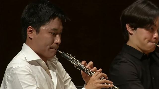 W. A. Mozart Serenade for 2 Oboes, 2 Clarinets, 2 Basset Horns, 4 Horns and Bass in B flat major смотреть онлайн