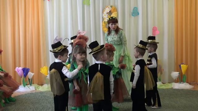 Танец пчёлок и цветочков. Средняя группа смотреть онлайн