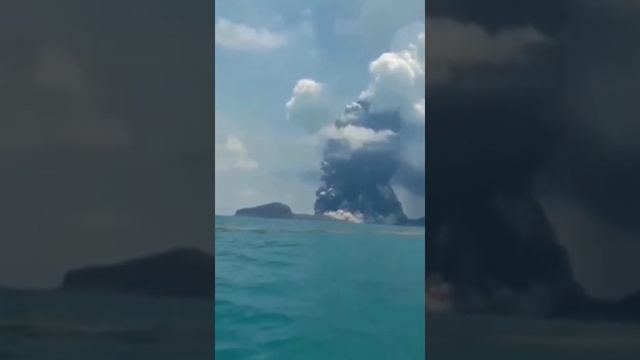 На острове Хунга Тонга Хунга Хаапай началось извержение вулкана