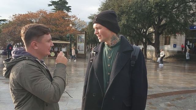 Сколько денег должен зарабатывать мужчина? Опрос. Ялта