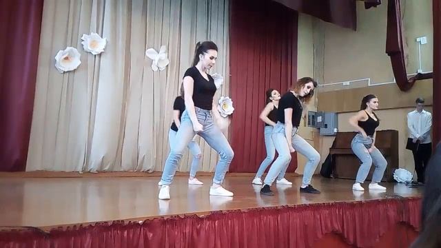 Очень красивый танец под разные песни смотреть онлайн