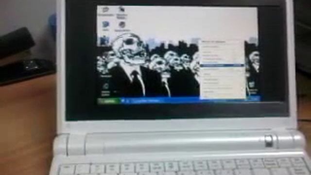 My Asus EEE With Win Ue + Cube Desktop