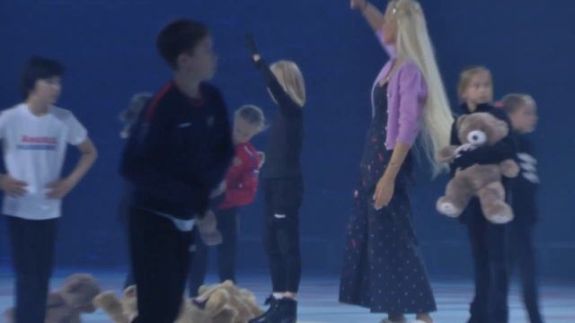 Александр Плющенко.Репетиция номера с игрушками Шоу Евгения Плющенко Союз чемпионов Москва 9.06.2 смотреть онлайн