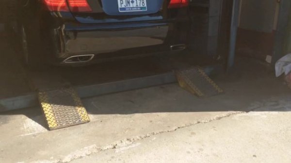 2009 Lexus LS 460 monstrous sound